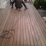 งานขัดสีระเบียงไม้เก่า