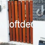 ประตูรั้วบ้านบานเล็กที่ติดตั้งเสร็จเรียบร้อย