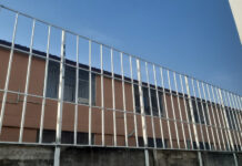 ข้อควรรู้ก่อนต่อเติมรั้วบ้านให้สูงขึ้นโดยใช้รั้วไม้ระแนงบังตา ต่อเติมรั้วบ้านไม้ระแนงกฎหมาย