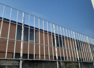 ข้อควรรู้ก่อนต่อเติมรั้วบ้านให้สูงขึ้นโดยใช้รั้วไม้ระแนงบังตา ต่อเติมรั้วบ้านไม้ระแนงกฎหมาย