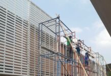 ต่อเติมรั้วบ้านให้รั้วสูงขึ้นเกิน 3 เมตร ต้องทราบกฎหมายรั้วบ้านอะไรบ้าง