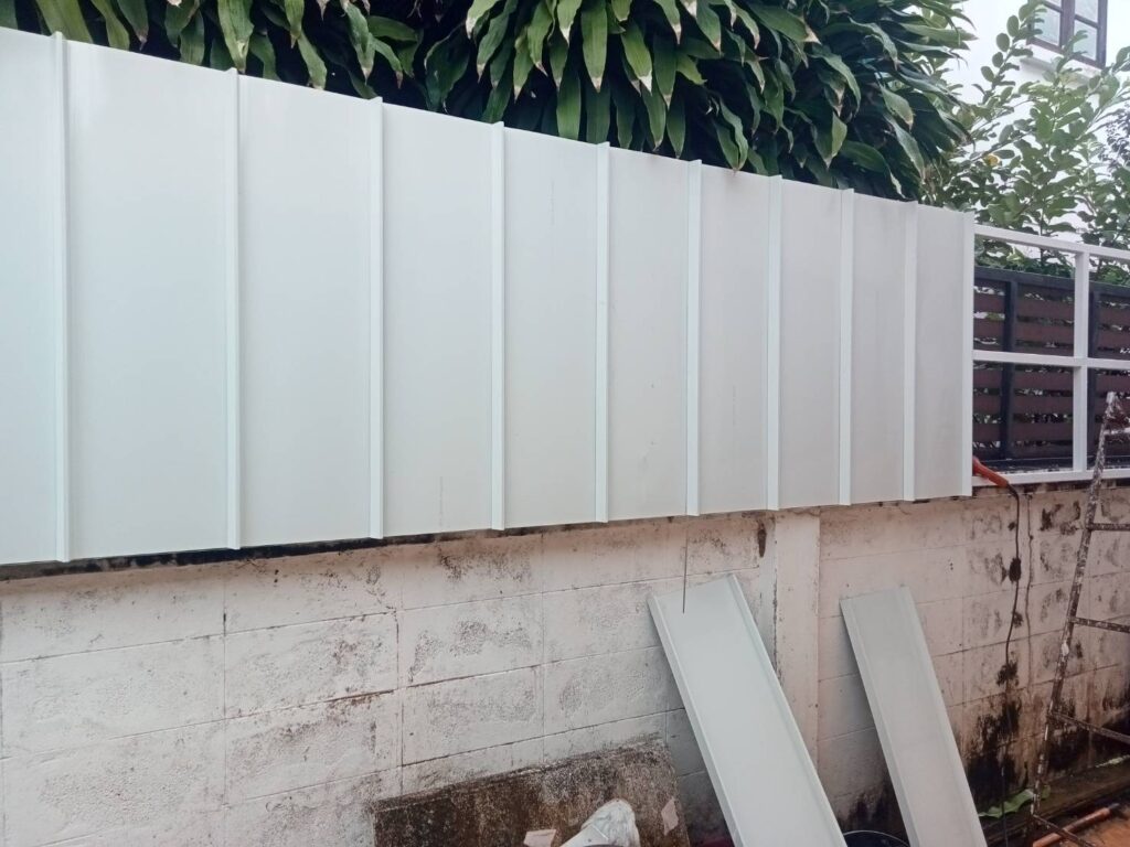 ต่อเติมรั้วบ้านให้สูงขึ้น