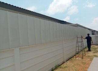 แนะนำการต่อเติมรั้วบ้านให้สูงขึ้นด้วยรั้วเมทัลชีท ต่อเติมรั้วบ้านด้วยรั้วเมทัลชีท